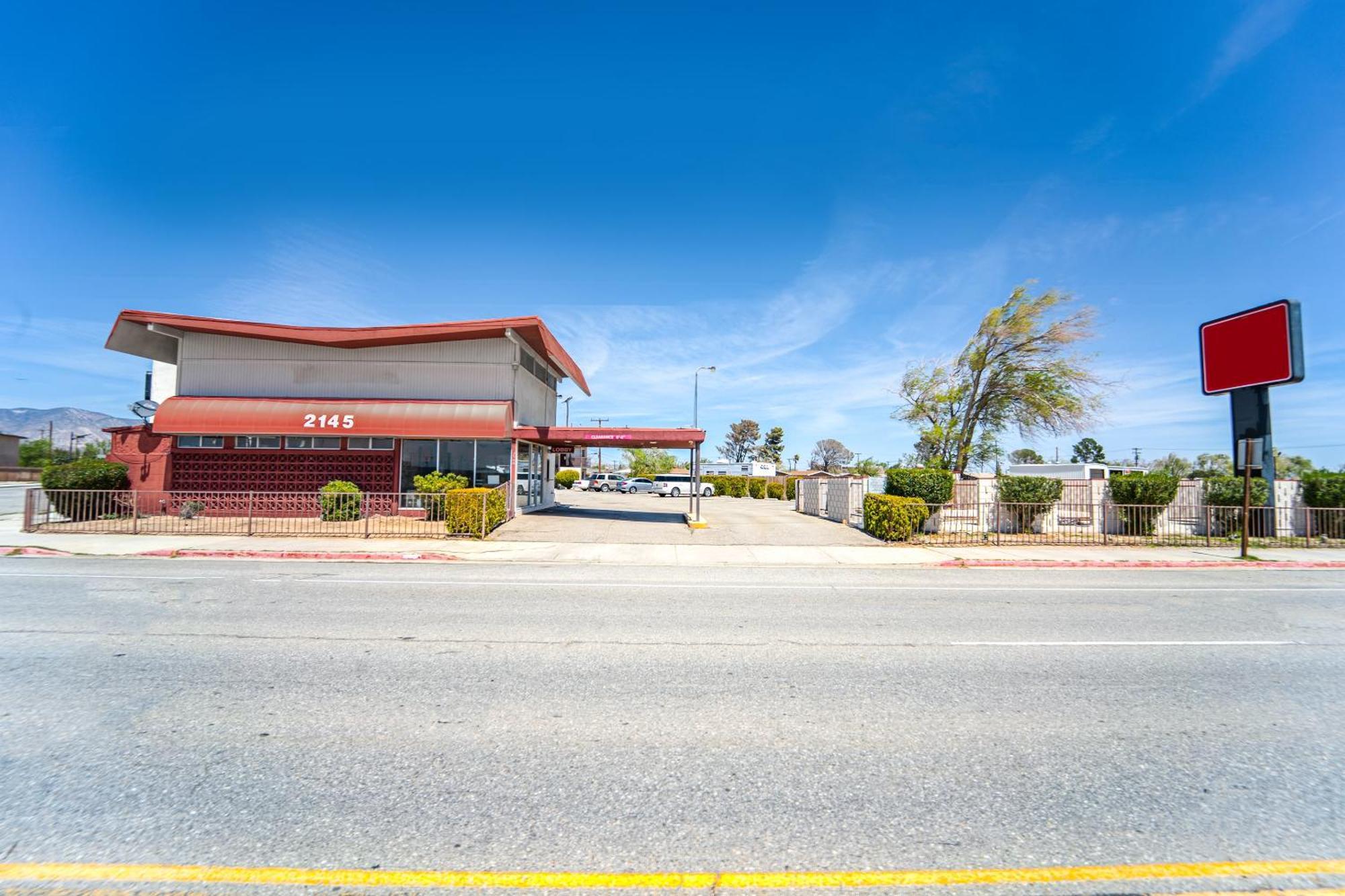 Mojave Hotel Экстерьер фото